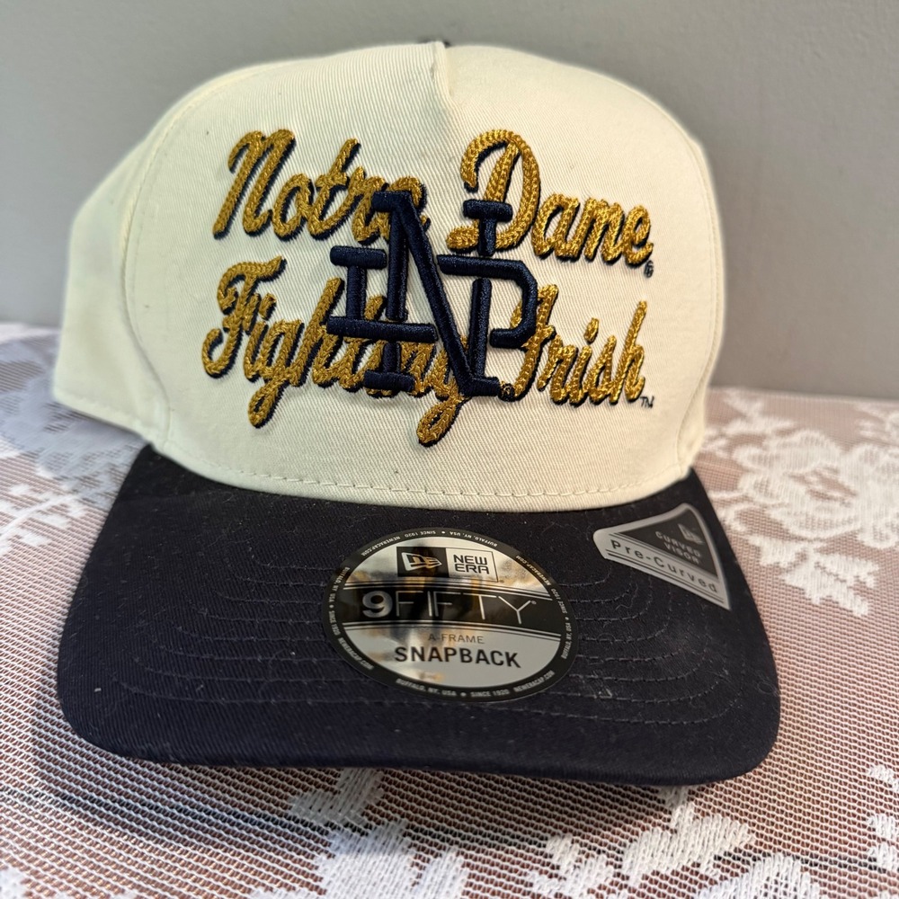 New Era Notre Dame Fighting Irish 9FIFTY Snapback Hat OSFM Cream Navy Excellent